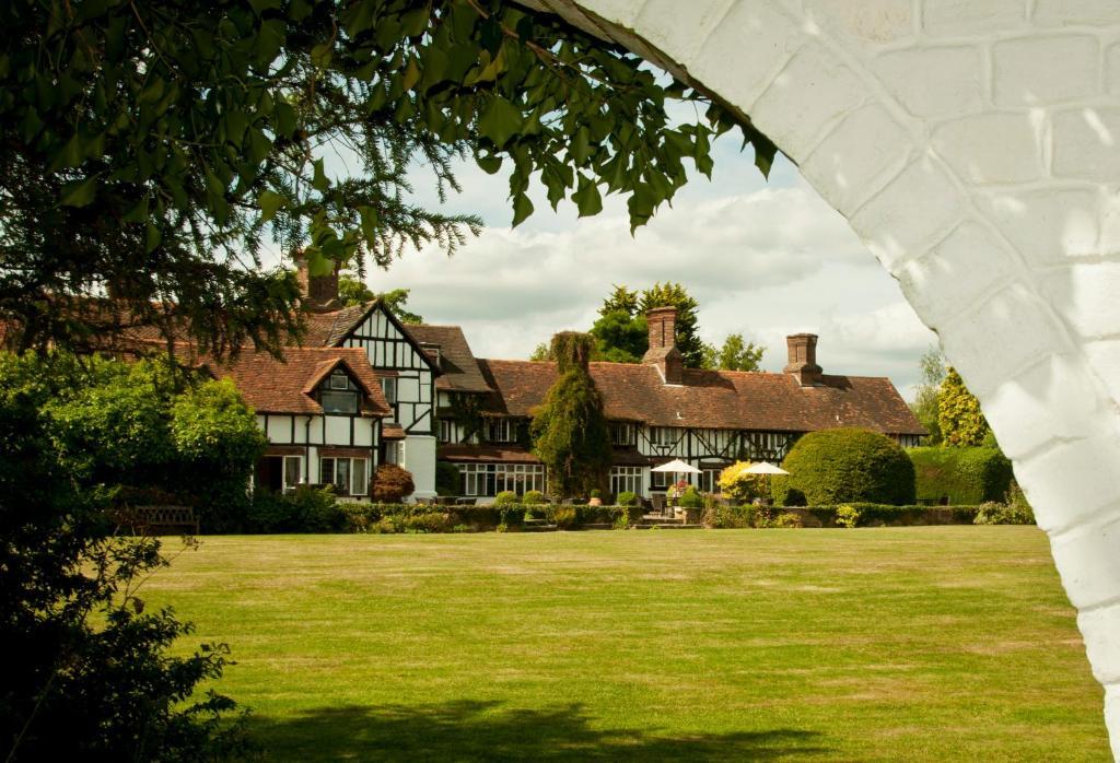Ghyll Manor Country Hotel ホーシャム エクステリア 写真