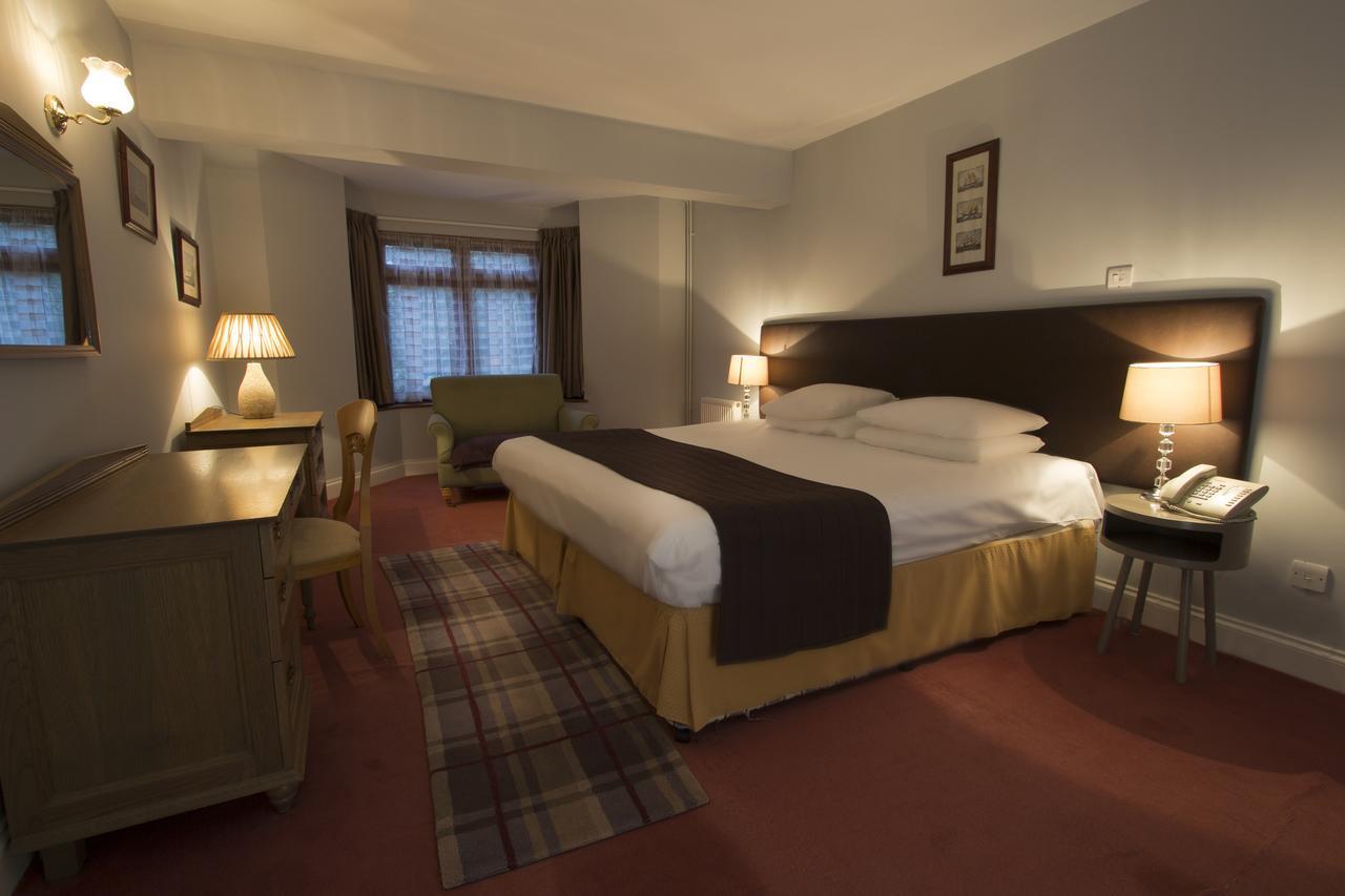 Ghyll Manor Country Hotel ホーシャム エクステリア 写真