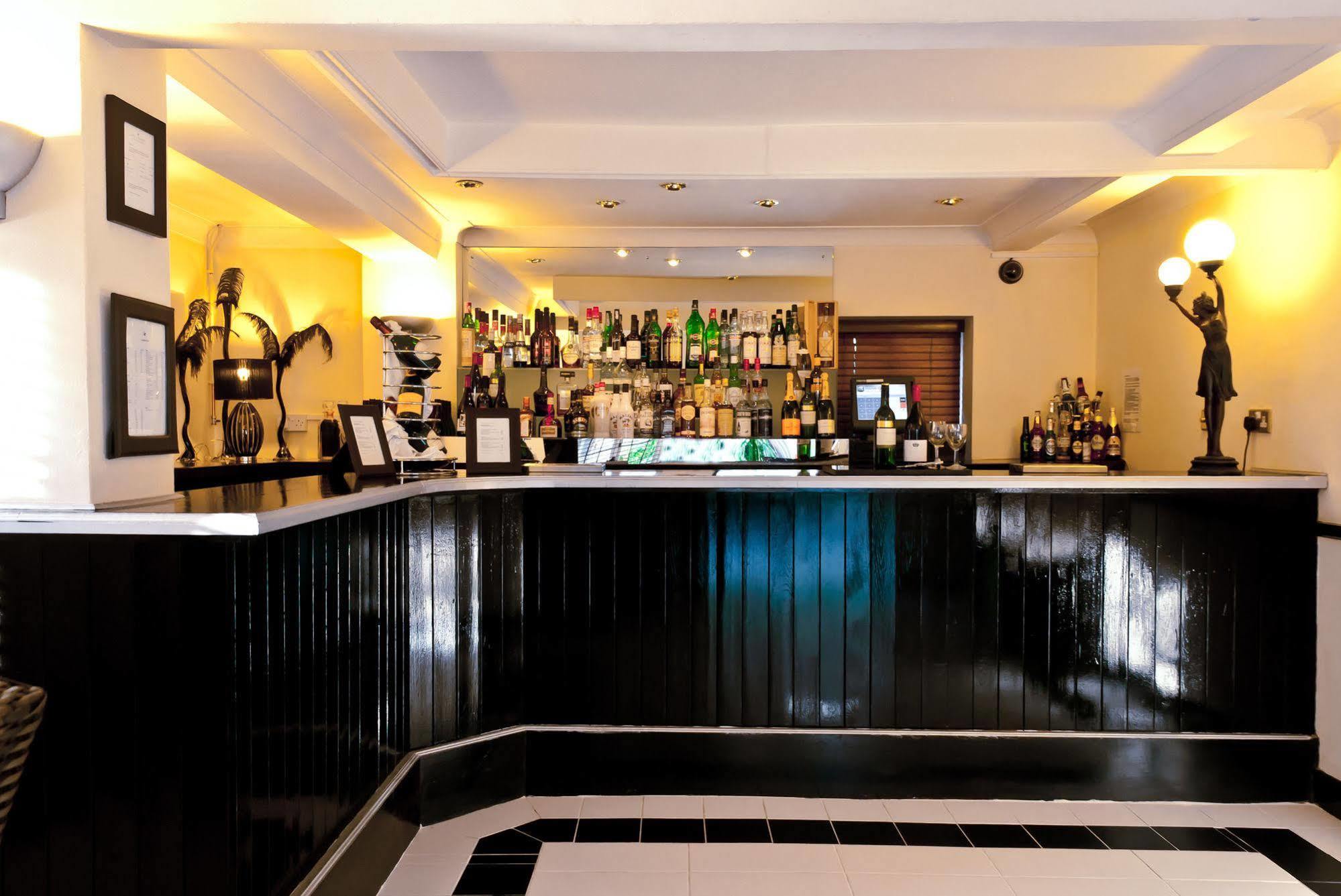 Ghyll Manor Country Hotel ホーシャム エクステリア 写真