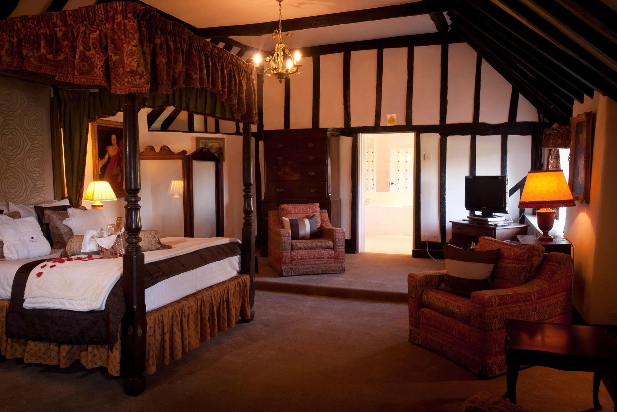 Ghyll Manor Country Hotel ホーシャム エクステリア 写真