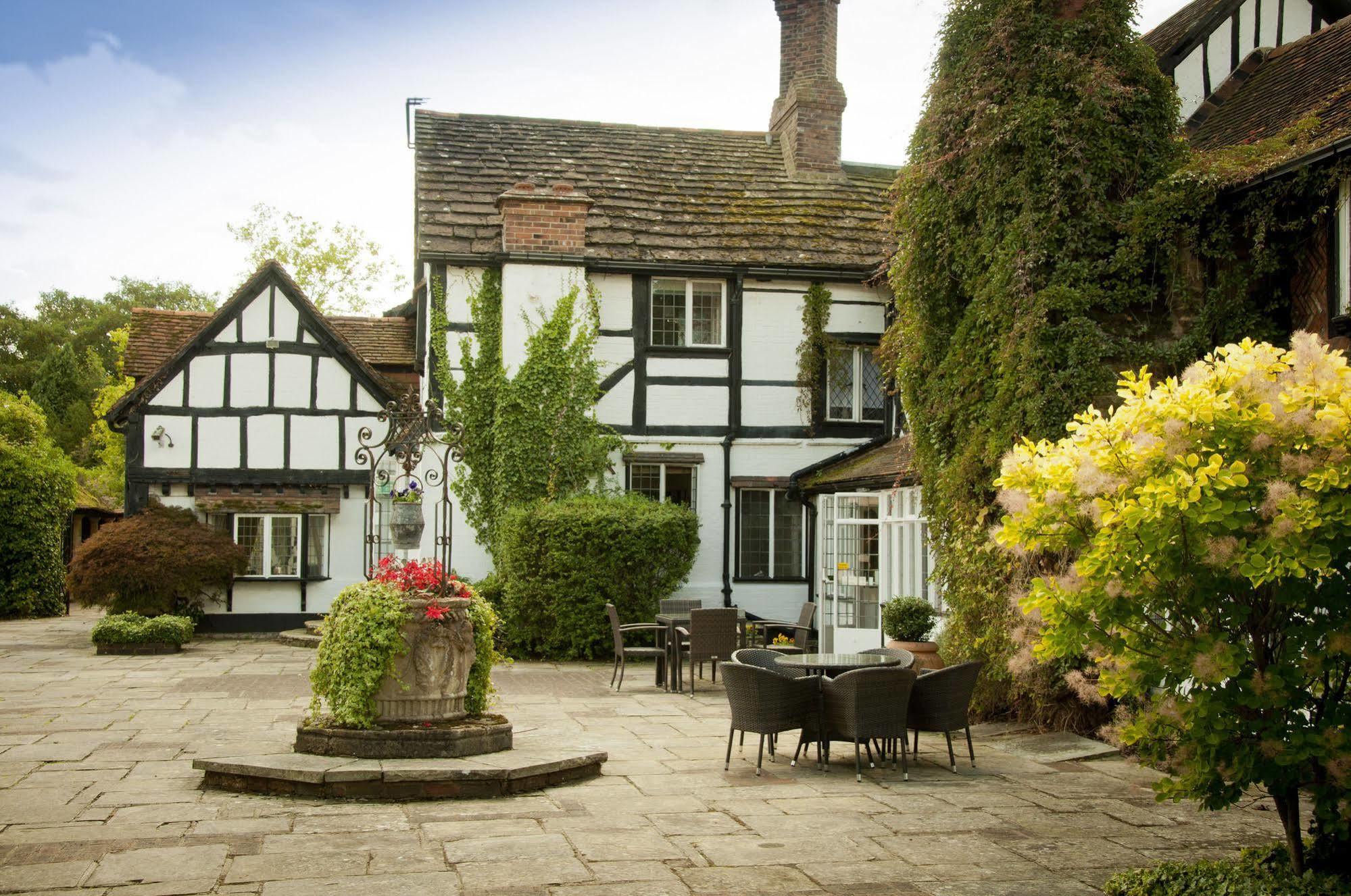 Ghyll Manor Country Hotel ホーシャム エクステリア 写真