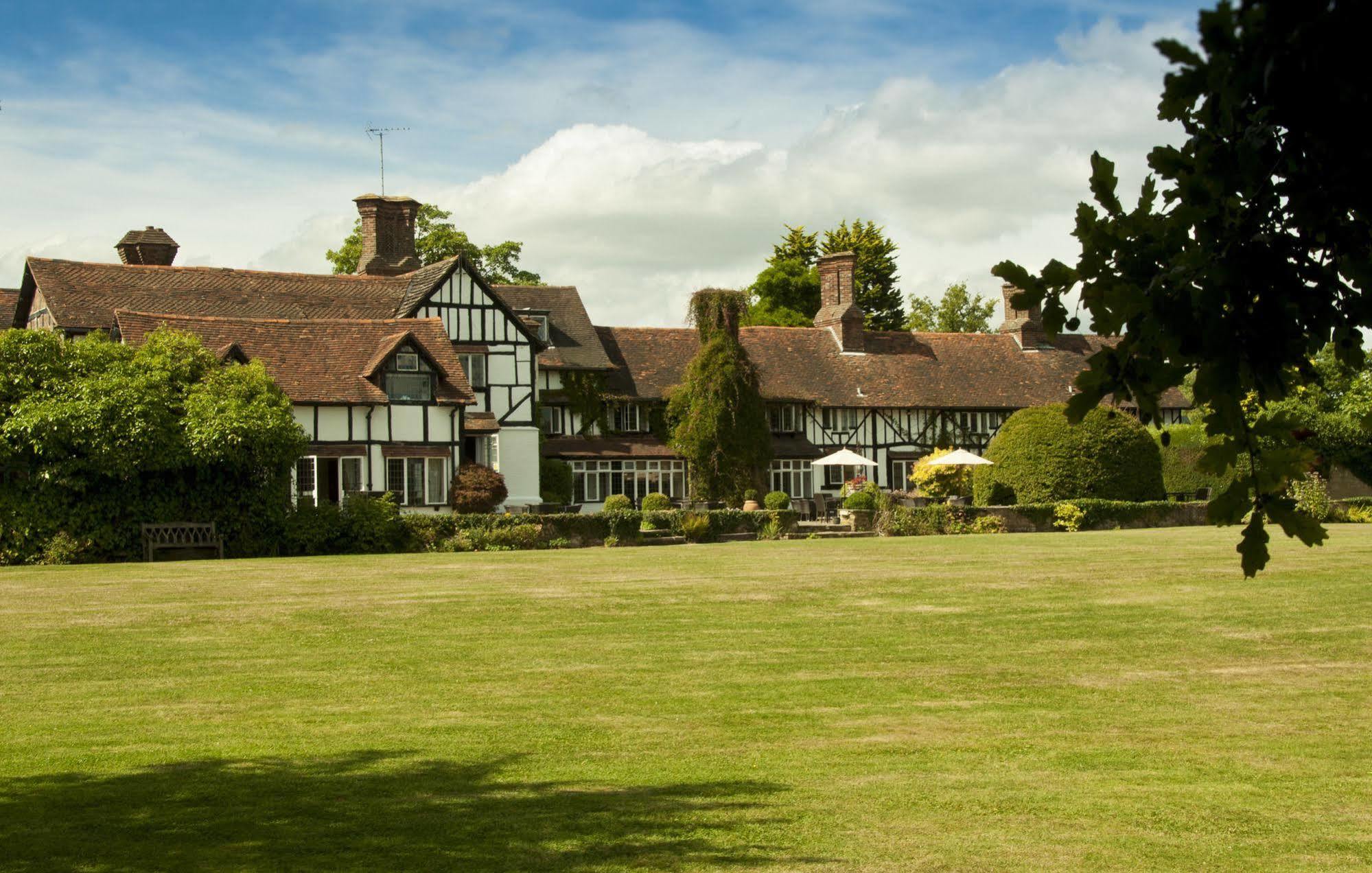 Ghyll Manor Country Hotel ホーシャム エクステリア 写真