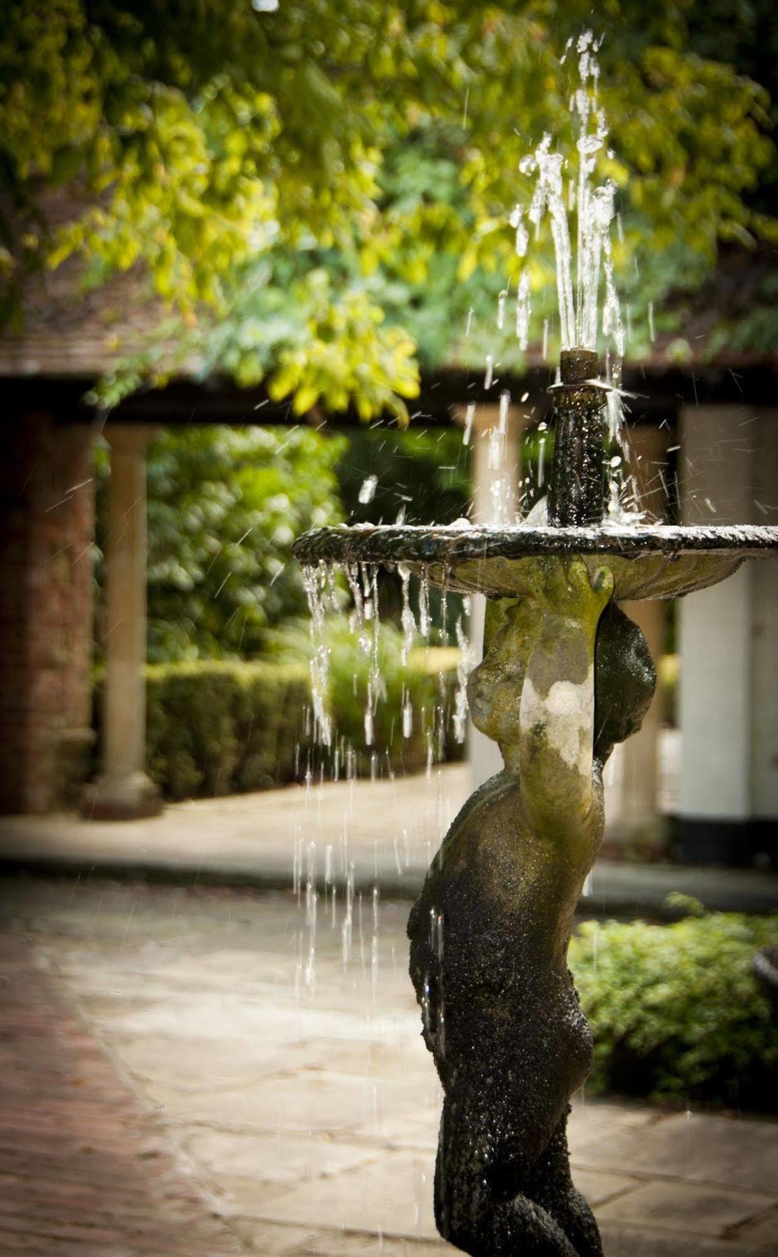Ghyll Manor Country Hotel ホーシャム エクステリア 写真