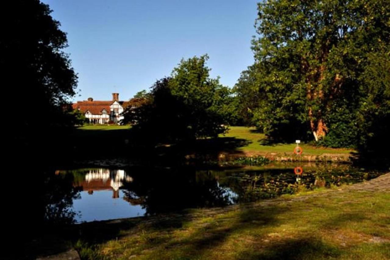 Ghyll Manor Country Hotel ホーシャム エクステリア 写真