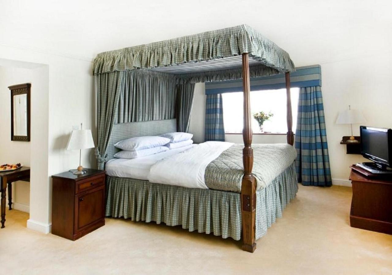 Ghyll Manor Country Hotel ホーシャム エクステリア 写真