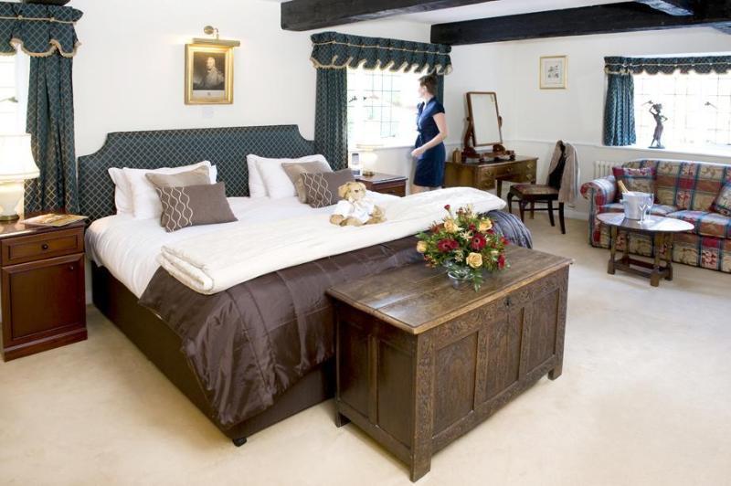 Ghyll Manor Country Hotel ホーシャム エクステリア 写真